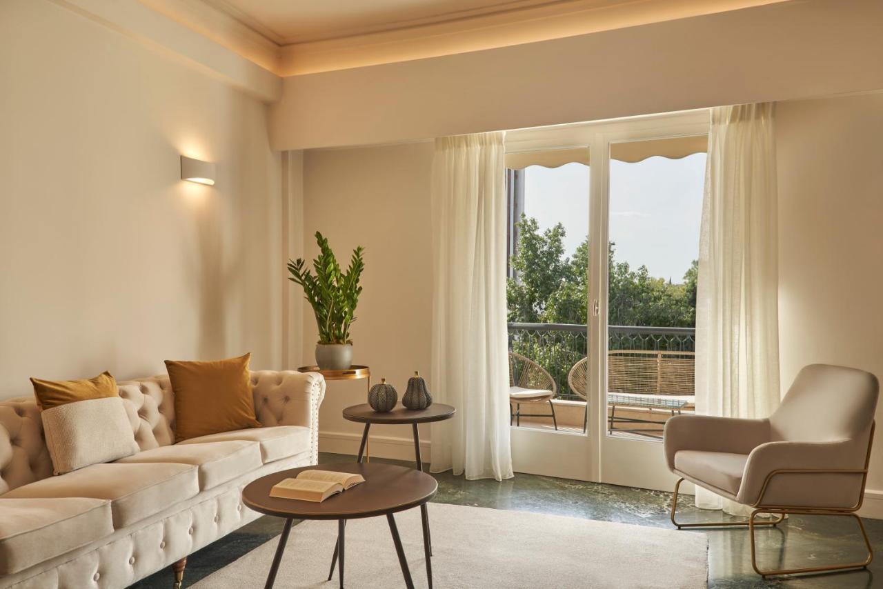 Chic N Bright 3Bd Apt With Hilton View Athens Exterior photo