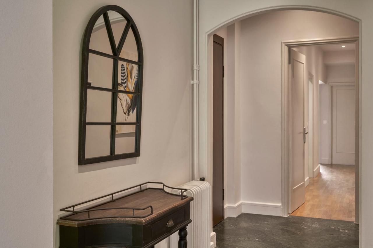 Chic N Bright 3Bd Apt With Hilton View Athens Exterior photo