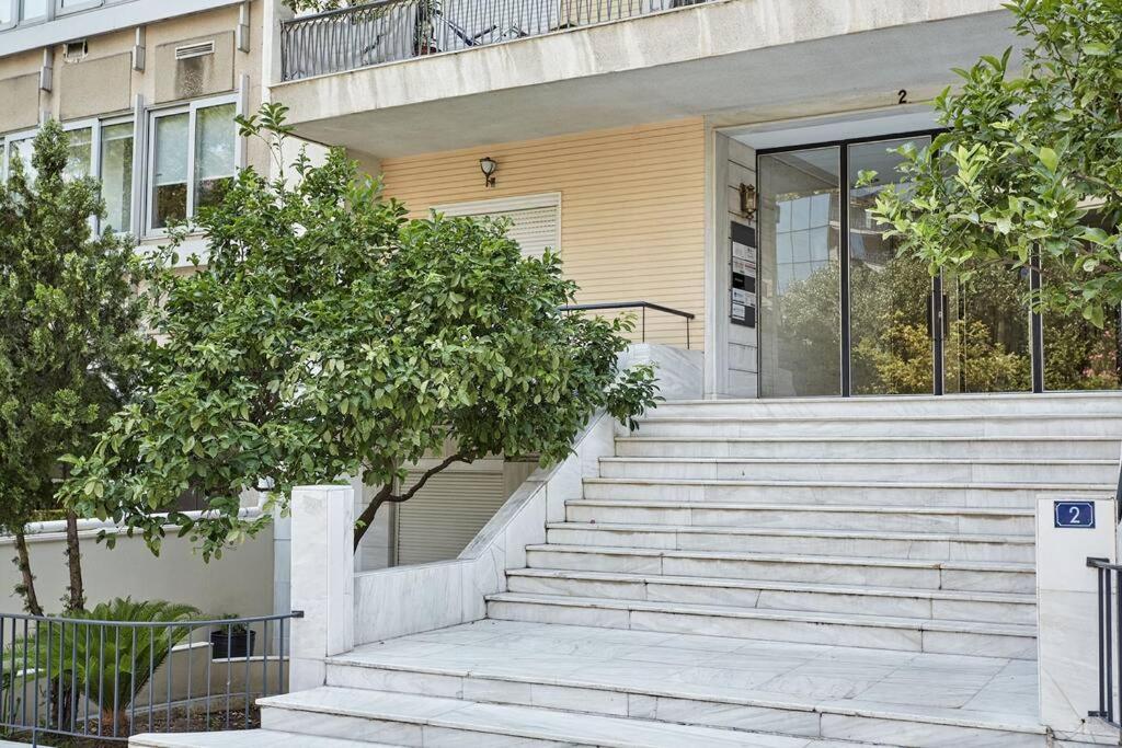 Chic N Bright 3Bd Apt With Hilton View Athens Exterior photo
