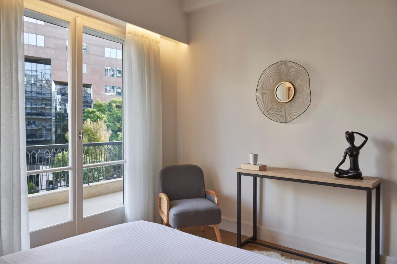 Chic N Bright 3Bd Apt With Hilton View Athens Exterior photo