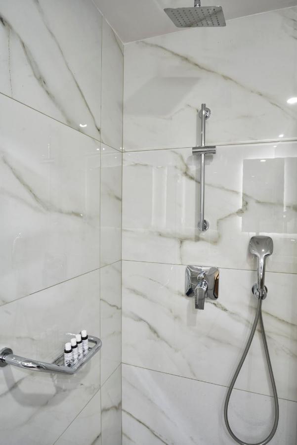 Chic N Bright 3Bd Apt With Hilton View Athens Exterior photo